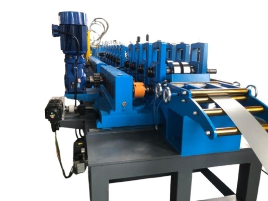 Çok yönlü Slotted Stud And Track Roll Forming Machine özel şekiller ve yuva boyutları için