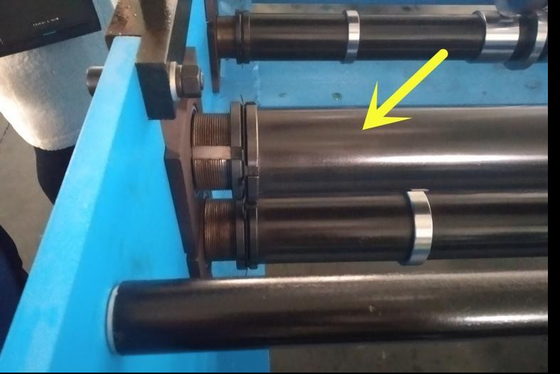 Daha Uzun Makine Ömürü Çapraz Aygıt Çift Katman Çatı Rulo Yapım Makinesi
