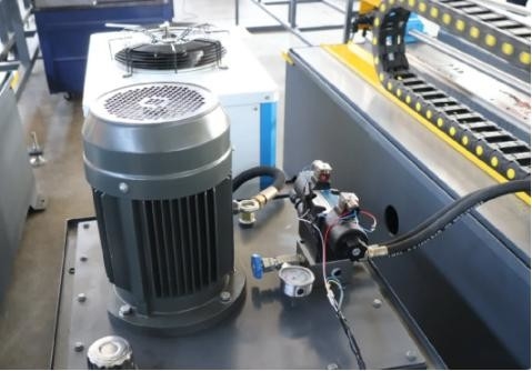 Uzmanca tasarlanmış Eaves Optimal Damla Kenar Üretimi İçin Flaş Rulo Oluşturma Makinesi