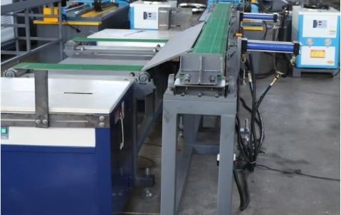 Uzmanca tasarlanmış Eaves Optimal Damla Kenar Üretimi İçin Flaş Rulo Oluşturma Makinesi