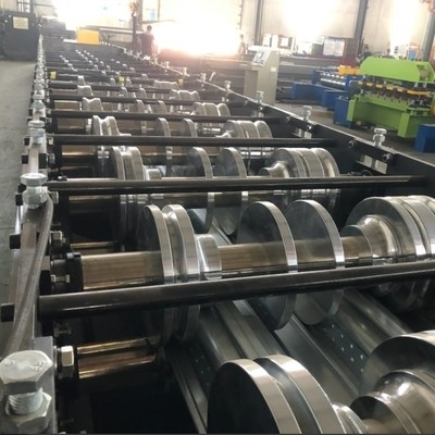 ABD piyasası için Dovetail Decking rulo oluşturma makinesi Ülke özel ihtiyaçları için tasarlanmış ve üretilmiştir