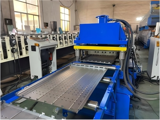 Hidrolik yumruklama ile yüksek hacimli üretim için Tam otomatik seçmeli palet rafı yuvarlama şekillendirme makinesi