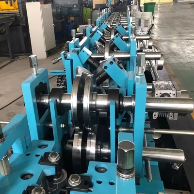 Otomatik Boyut Değişken Galvanize Bobin için C Z Purlin Roll Forming Machine