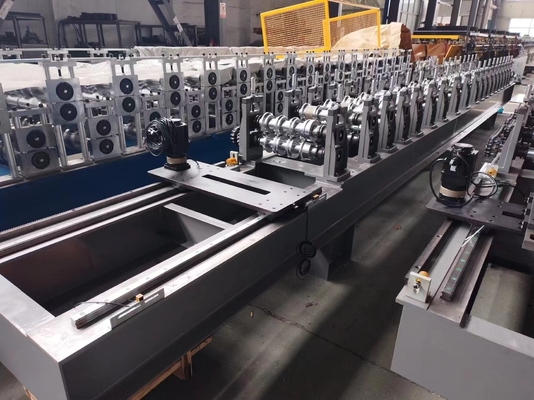 Otomatik Kontrol ve Kesme Sistemi Soffit Panel Rolling Forming Makines For Smooth Operation