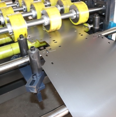 Süpermarket metal raf panel rulo şekillendirme makinesi
